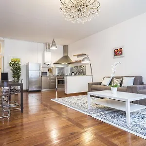 Apartament Hemeras Boutique Homes - Super Central Design, Mediolan